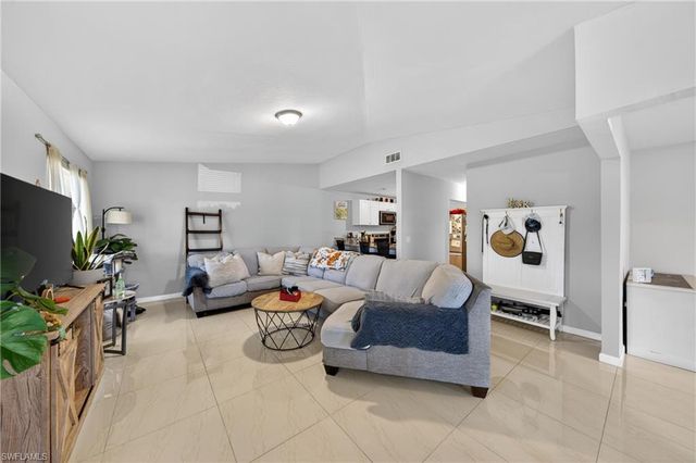 17318 Timber Oak LN, Fort Myers, FL 33908