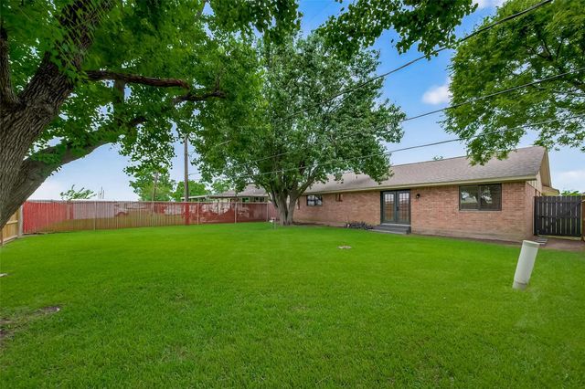 2004 Cheryl Drive, Pearland, TX 77581