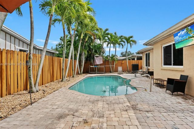 2251 NW 87th Ave 2251, Pembroke Pines, FL 33024