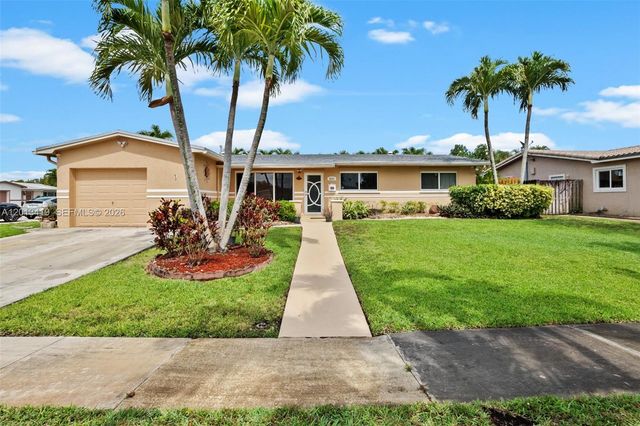 2251 NW 87th Ave 2251, Pembroke Pines, FL 33024