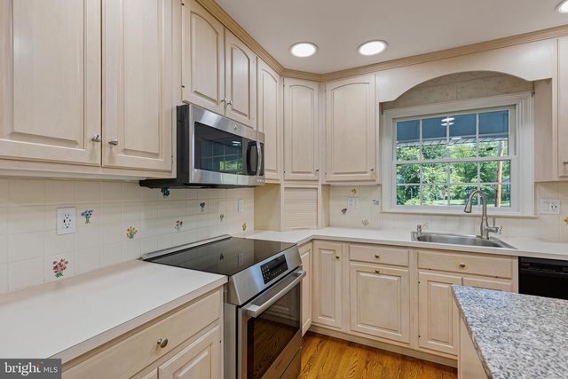 504 APPLE RD, Newark, DE 19711