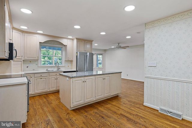 504 APPLE RD, Newark, DE 19711