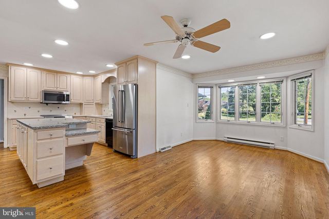 504 APPLE RD, Newark, DE 19711