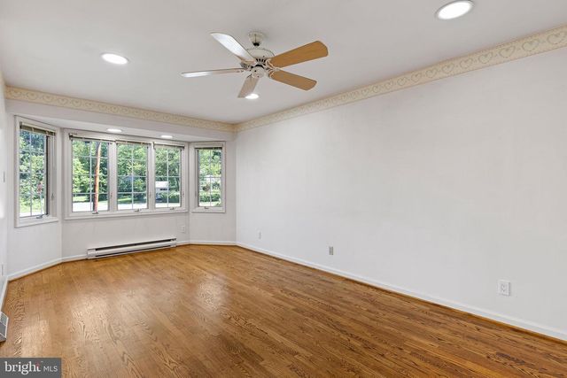 504 APPLE RD, Newark, DE 19711