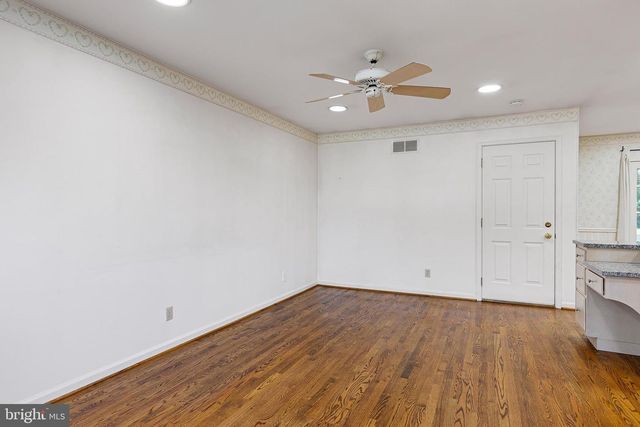 504 APPLE RD, Newark, DE 19711