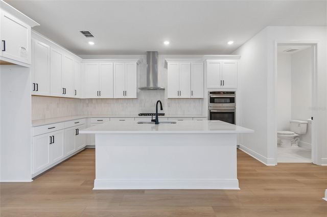 8103 SEAFLOWER PARKWAY, Bradenton, FL 34210