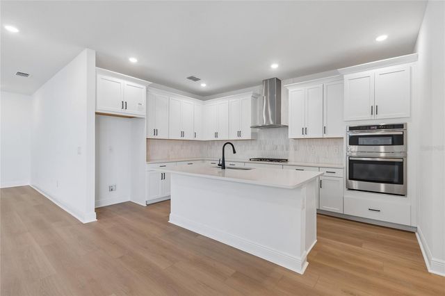 8103 SEAFLOWER PARKWAY, Bradenton, FL 34210