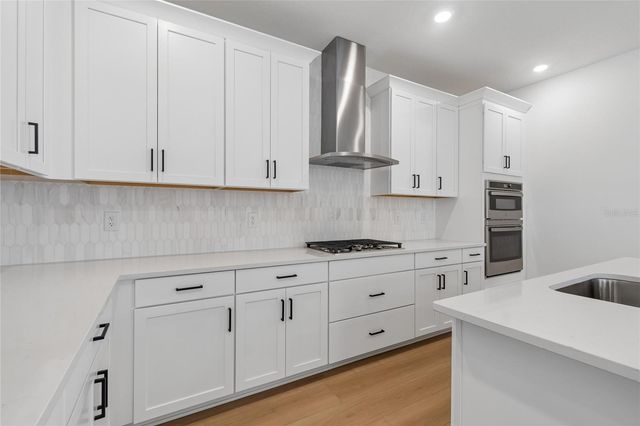 8103 SEAFLOWER PARKWAY, Bradenton, FL 34210