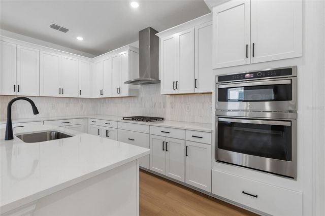 8103 SEAFLOWER PARKWAY, Bradenton, FL 34210