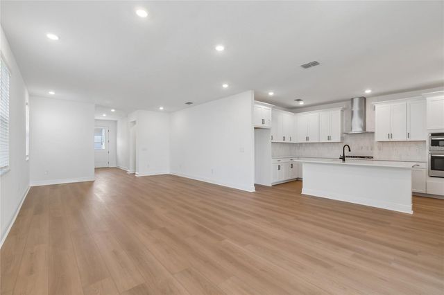 8103 SEAFLOWER PARKWAY, Bradenton, FL 34210