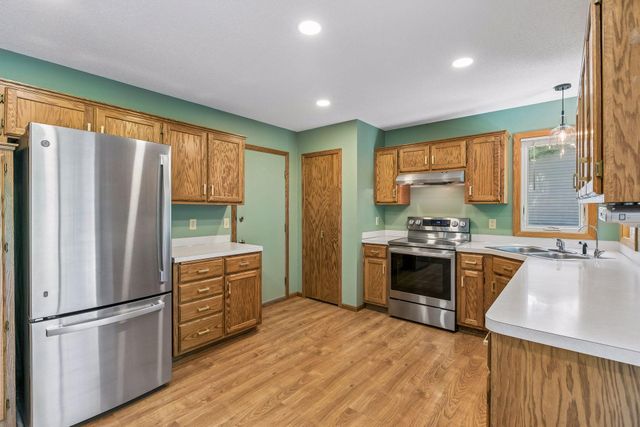 9407 Jasmine Avenue S, Cottage Grove, MN 55016