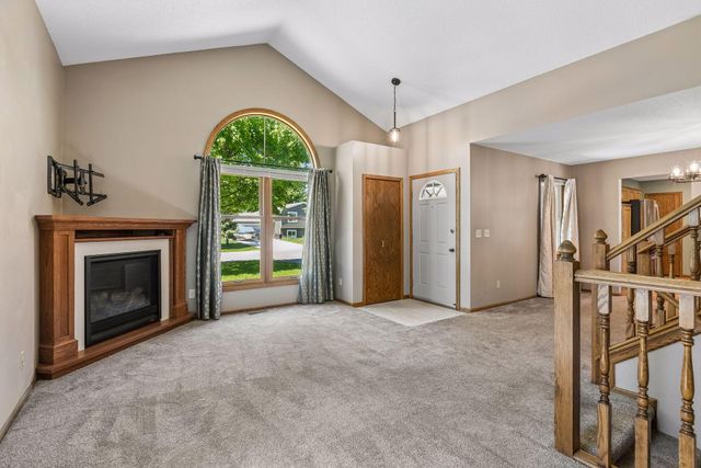 9407 Jasmine Avenue S, Cottage Grove, MN 55016