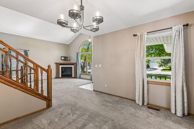 9407 Jasmine Avenue S, Cottage Grove, MN 55016