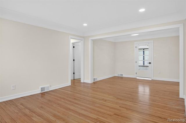 15022 Winston, Redford, MI 48239