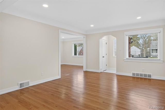 15022 Winston, Redford, MI 48239