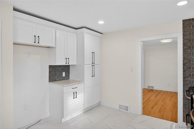 15022 Winston, Redford, MI 48239