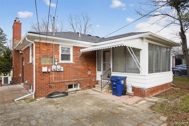 15022 Winston, Redford, MI 48239