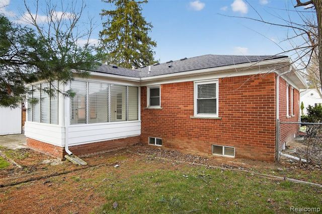 15022 Winston, Redford, MI 48239