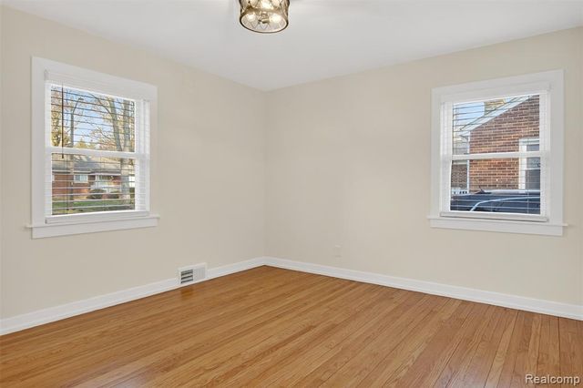 15022 Winston, Redford, MI 48239