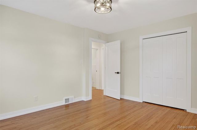 15022 Winston, Redford, MI 48239