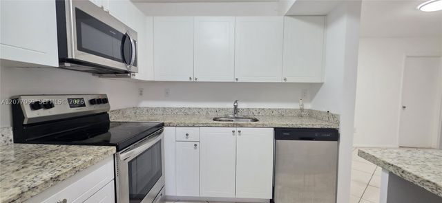 20125 NE 3rd Ct 3, Miami, FL 33179