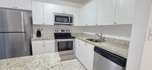20125 NE 3rd Ct 3, Miami, FL 33179