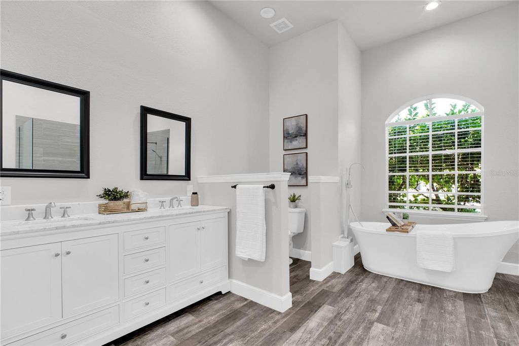 Image 40 of property listing at 4931 TURTLE CREEK TRAIL, Oldsmar, FL 34677