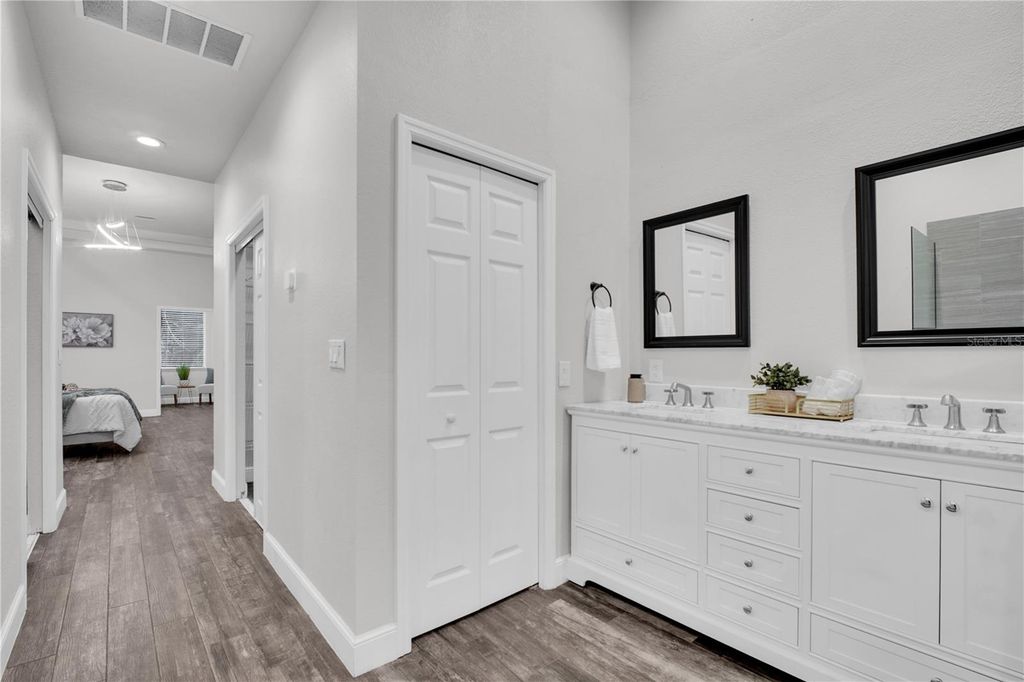 Image 43 of property listing at 4931 TURTLE CREEK TRAIL, Oldsmar, FL 34677
