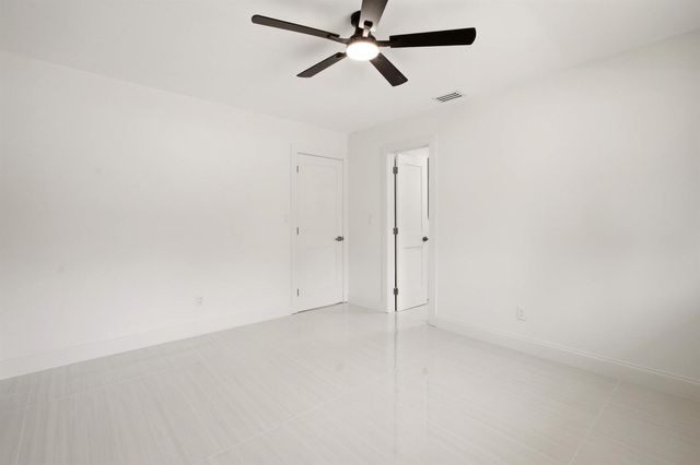 401 NW 3rd Place, Dania Beach, FL 33004
