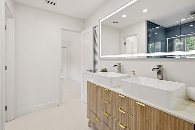 401 NW 3rd Place, Dania Beach, FL 33004