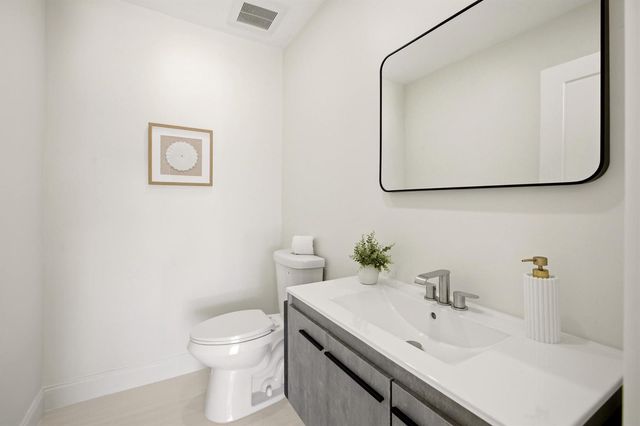 401 NW 3rd Place, Dania Beach, FL 33004