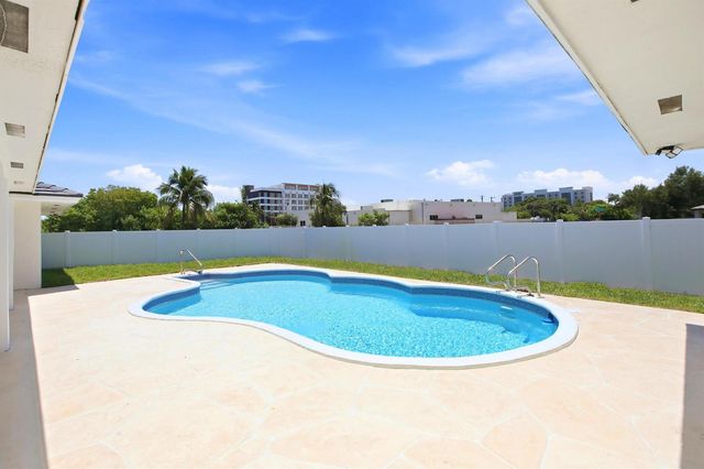 401 NW 3rd Place, Dania Beach, FL 33004