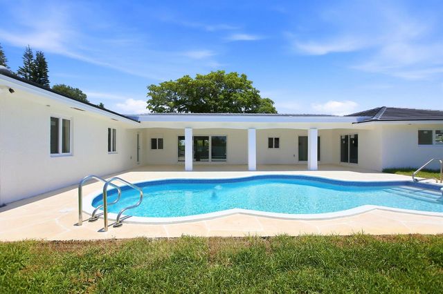 401 NW 3rd Place, Dania Beach, FL 33004