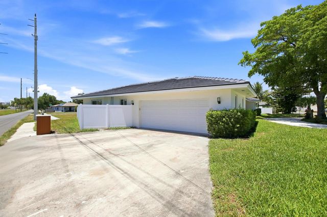 401 NW 3rd Place, Dania Beach, FL 33004