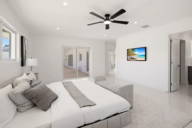 401 NW 3rd Place, Dania Beach, FL 33004