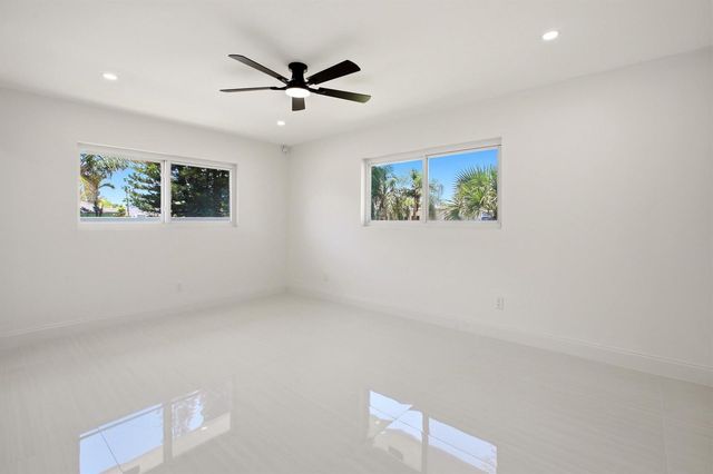 401 NW 3rd Place, Dania Beach, FL 33004