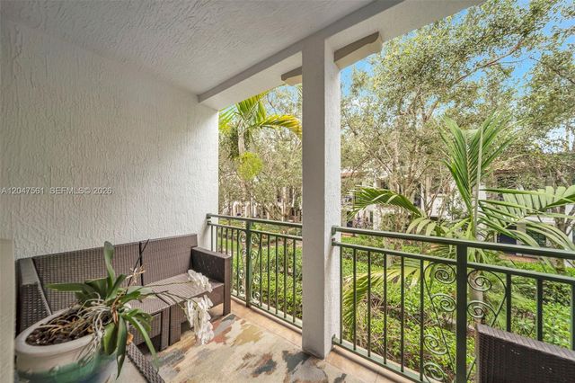 11355 SW 14th St, Pembroke Pines, FL 33025