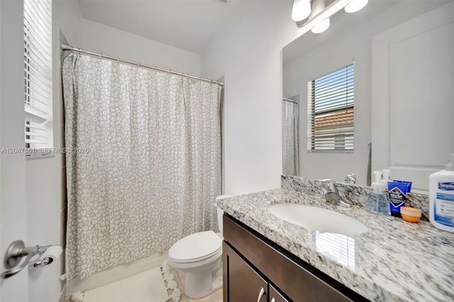 11355 SW 14th St, Pembroke Pines, FL 33025