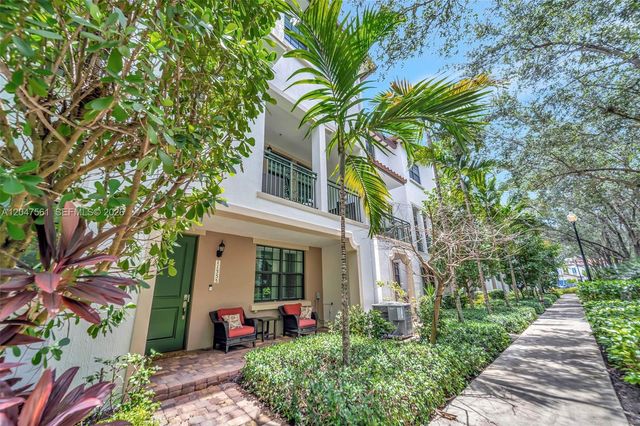 11355 SW 14th St, Pembroke Pines, FL 33025