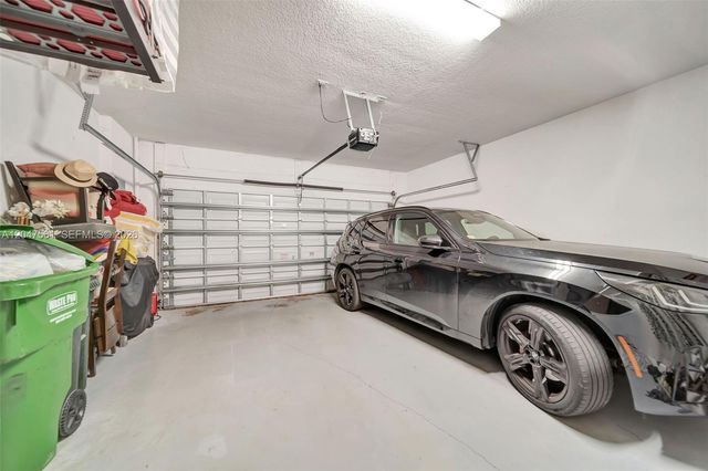11355 SW 14th St, Pembroke Pines, FL 33025