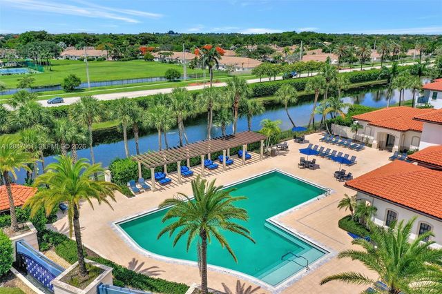 11355 SW 14th St, Pembroke Pines, FL 33025