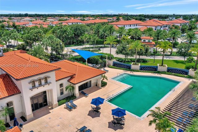 11355 SW 14th St, Pembroke Pines, FL 33025