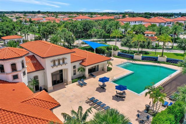 11355 SW 14th St, Pembroke Pines, FL 33025