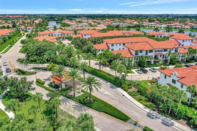 11355 SW 14th St, Pembroke Pines, FL 33025