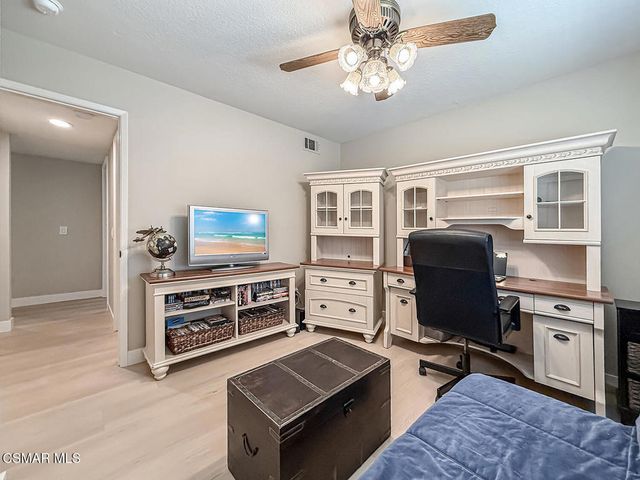 2990 Klamath Avenue, Simi Valley, CA 93063