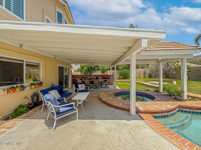 2990 Klamath Avenue, Simi Valley, CA 93063