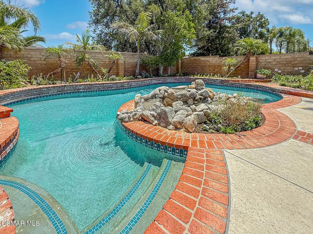 2990 Klamath Avenue, Simi Valley, CA 93063