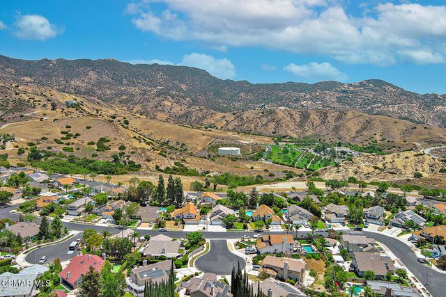 2990 Klamath Avenue, Simi Valley, CA 93063
