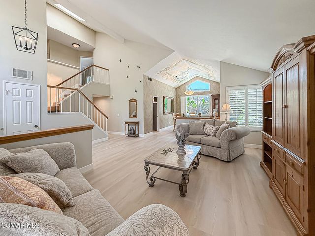 2990 Klamath Avenue, Simi Valley, CA 93063