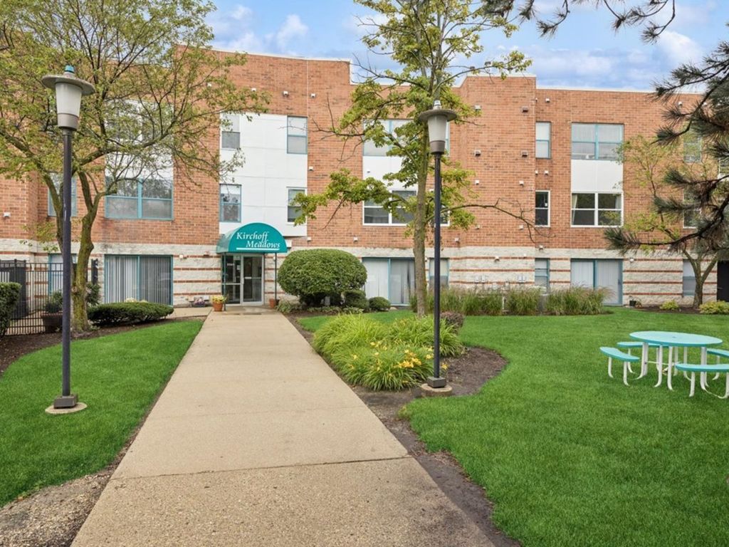 3265 Kirchoff Road 217, Rolling Meadows, IL 60008